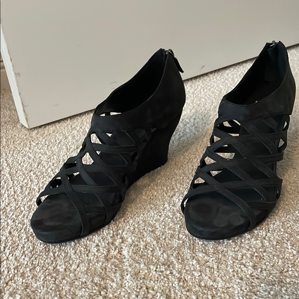 Eileen Fisher Black Strappy Wedges
